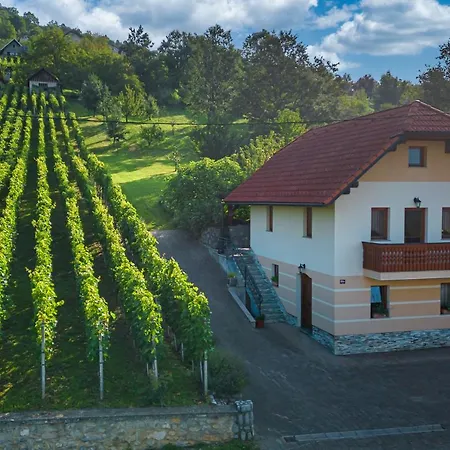 Vineyard Pyramid - Happy بيت للعطل *